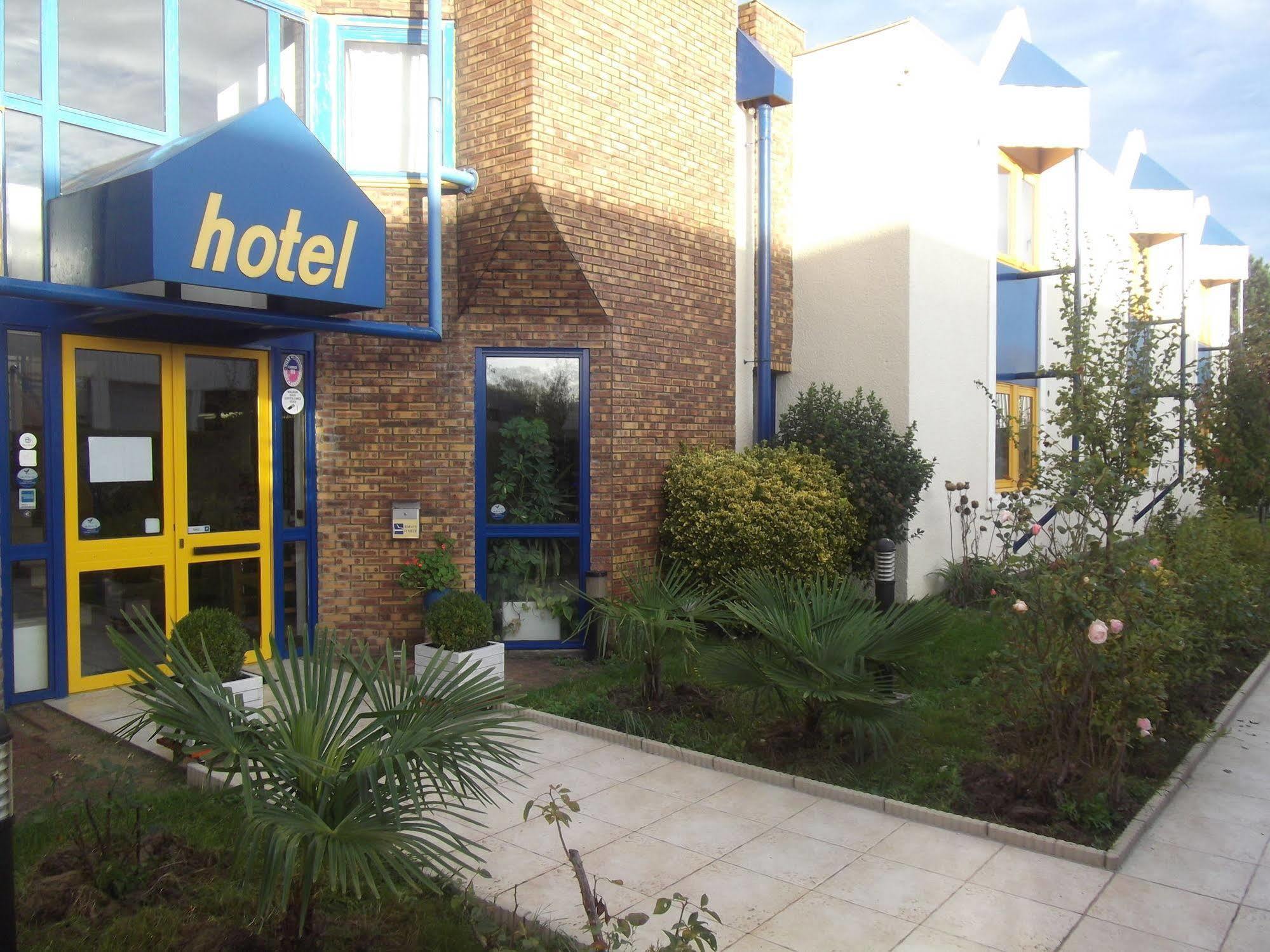 Rev'Hotel Coignières Extérieur photo