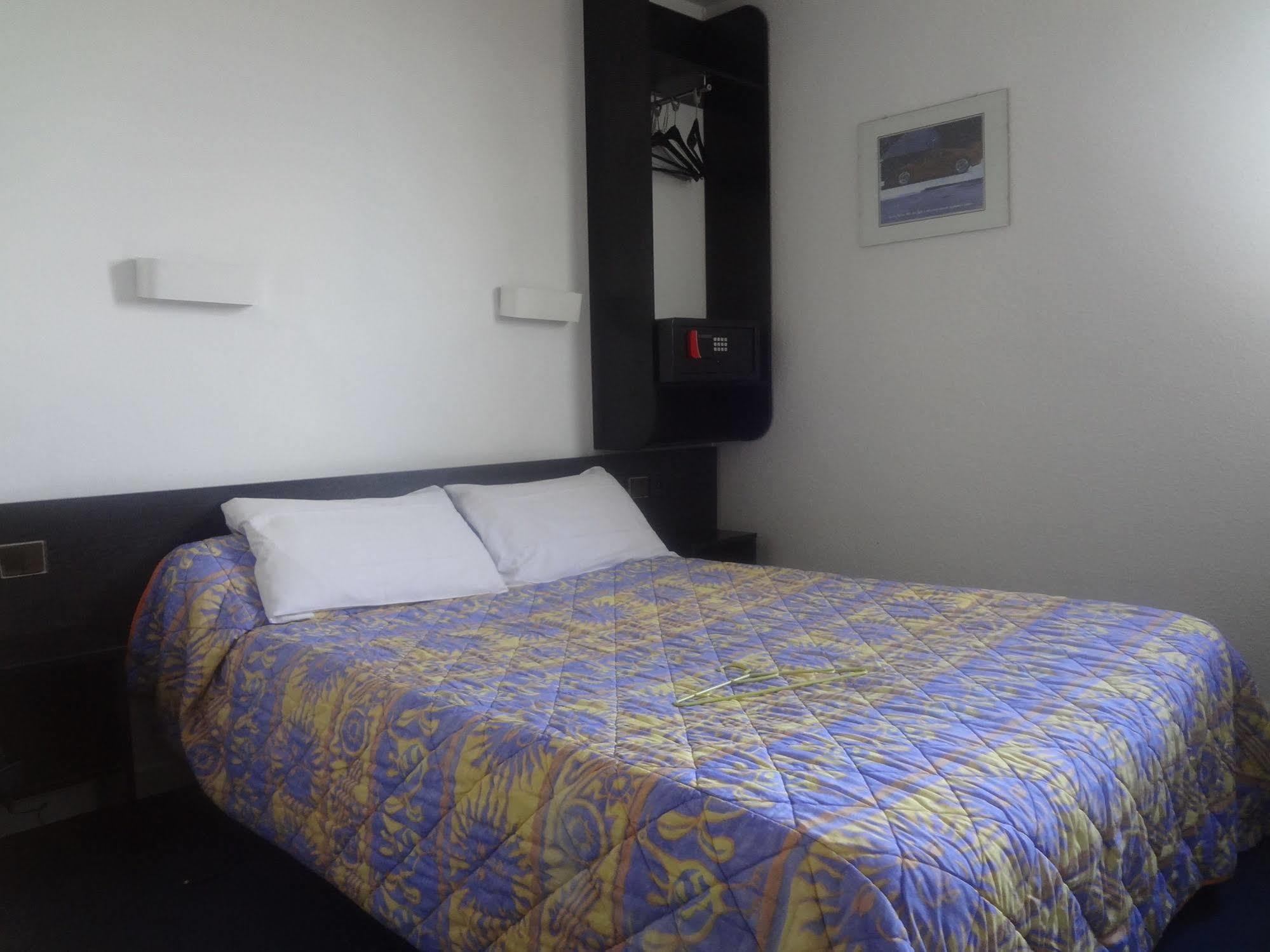 Rev'Hotel Coignières Extérieur photo