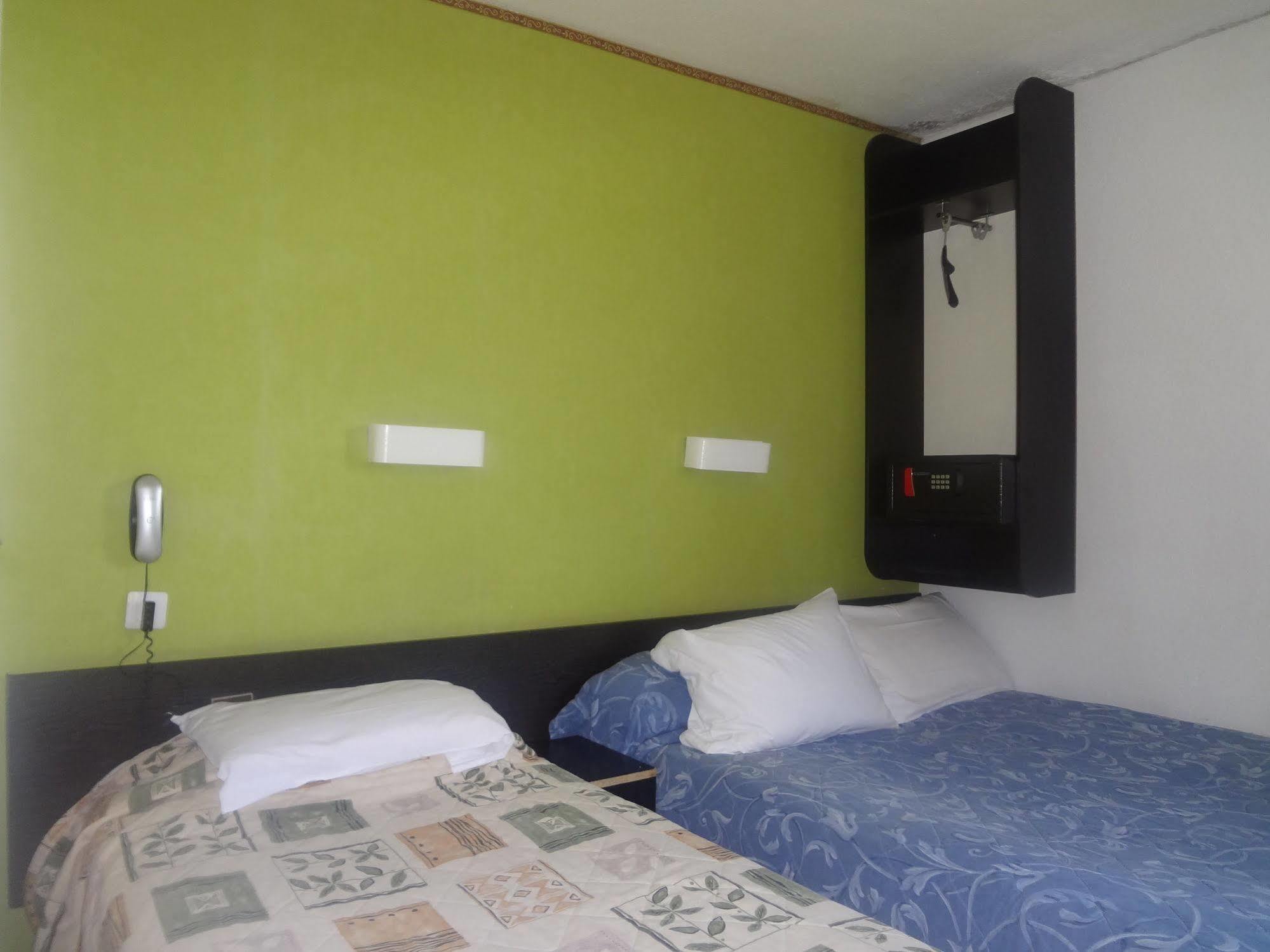 Rev'Hotel Coignières Extérieur photo